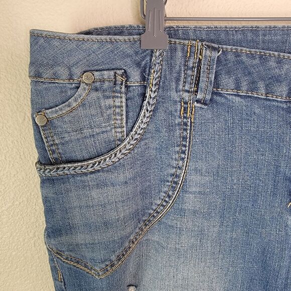 Torrid Vintage Raw/Released hem Capri Denim Jeans Size 18 - Picture 3 of 7